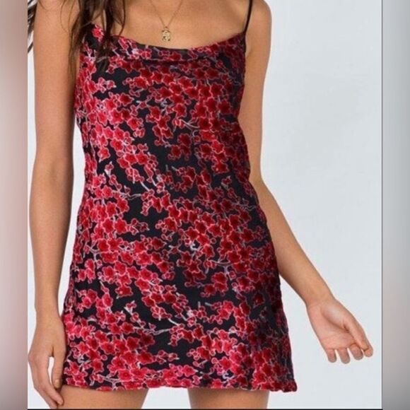 Princess Polly NWT Velvet Merlot Red Black Witchy Grunge Valentine Mini Dress 6 - Picture 1 of 12